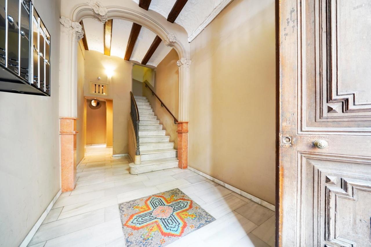 Numa Barcelona Roca Aparthotel Bagian luar foto
