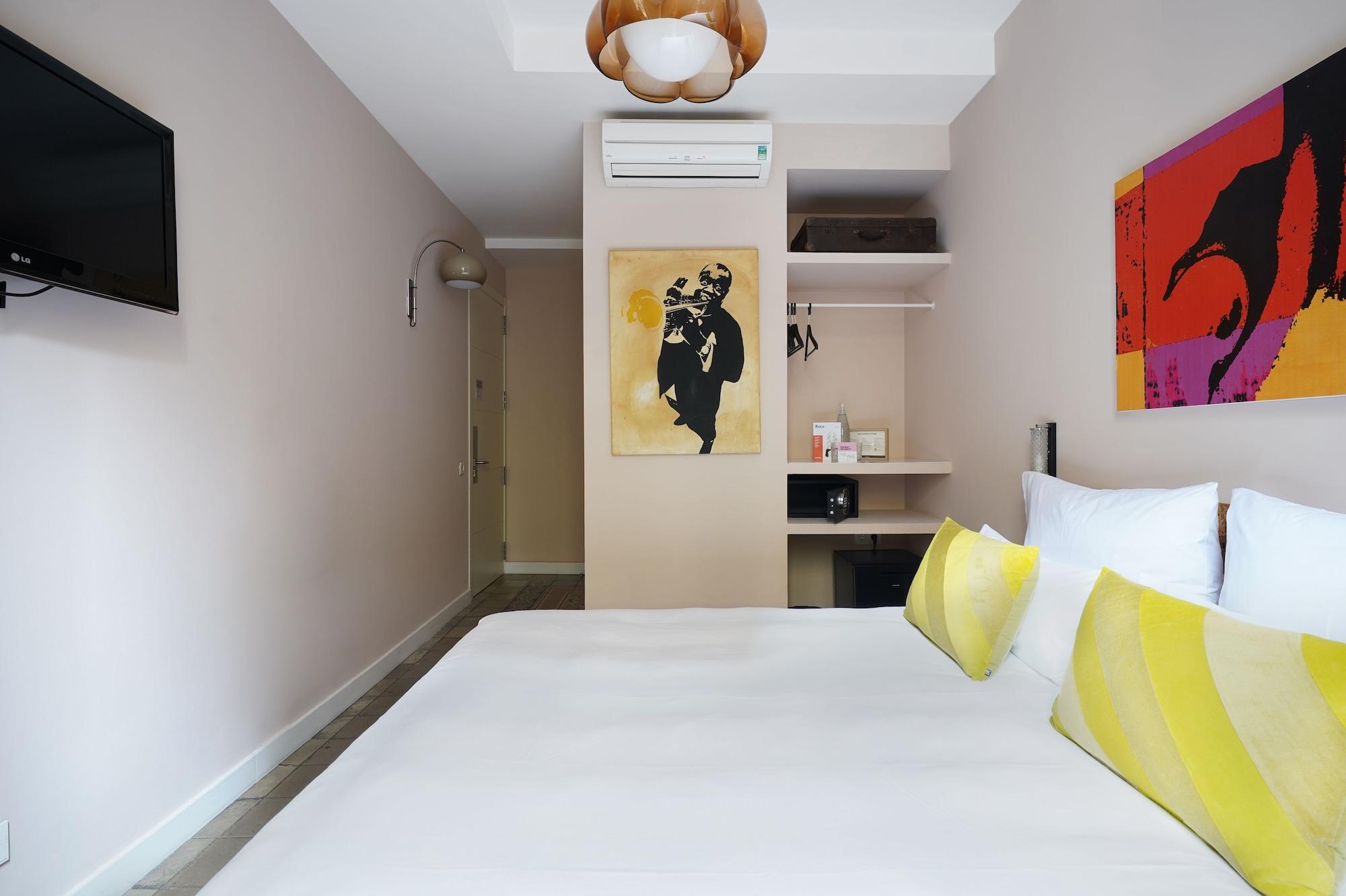 Numa Barcelona Roca Aparthotel Bagian luar foto