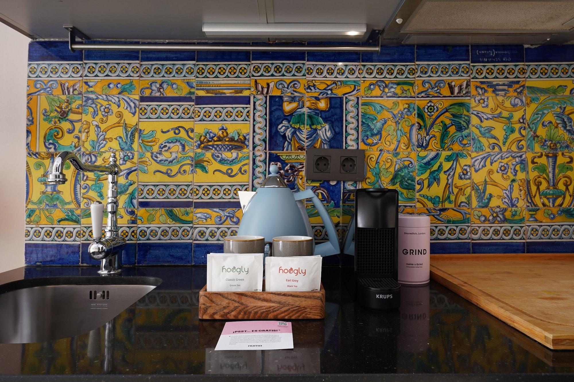 Numa Barcelona Roca Aparthotel Bagian luar foto