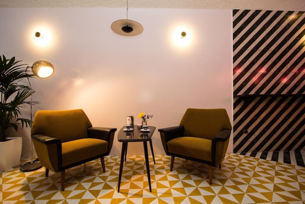 Numa Barcelona Roca Aparthotel Bagian luar foto