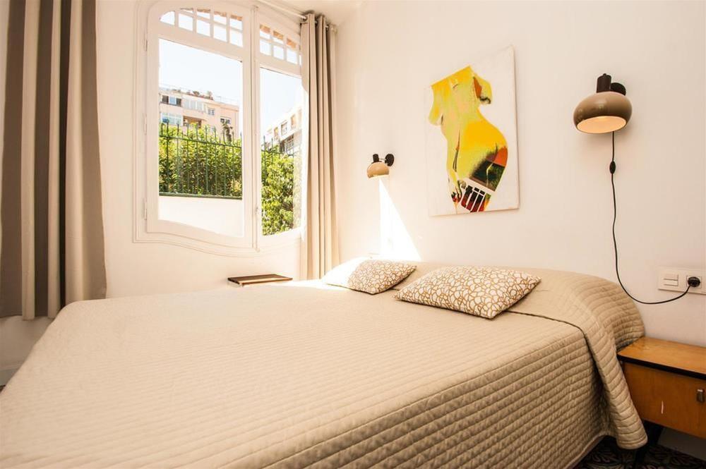 Numa Barcelona Roca Aparthotel Bagian luar foto