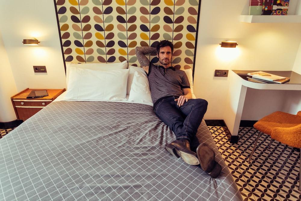 Numa Barcelona Roca Aparthotel Bagian luar foto